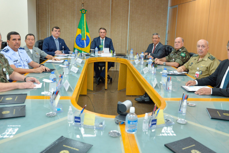 Ministro da Defesa, Paulo Sérgio, reuniu-se com o Presidente da República, Jair Bolsonaro, e com os Comandantes das Forças Armadas