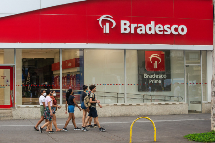 Bradesco enfrenta segundo dia de queda das ações; entenda por que o banco tem decepcionado o mercado