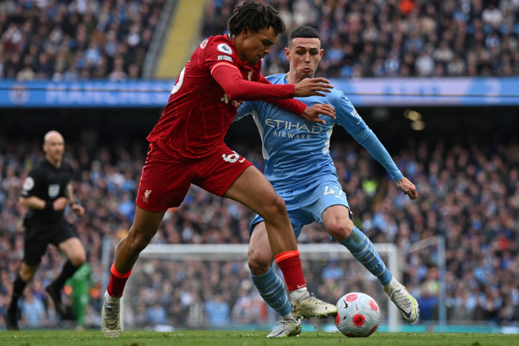 City e Liverpool travam grande disputa, empatam e título inglês continua  aberto