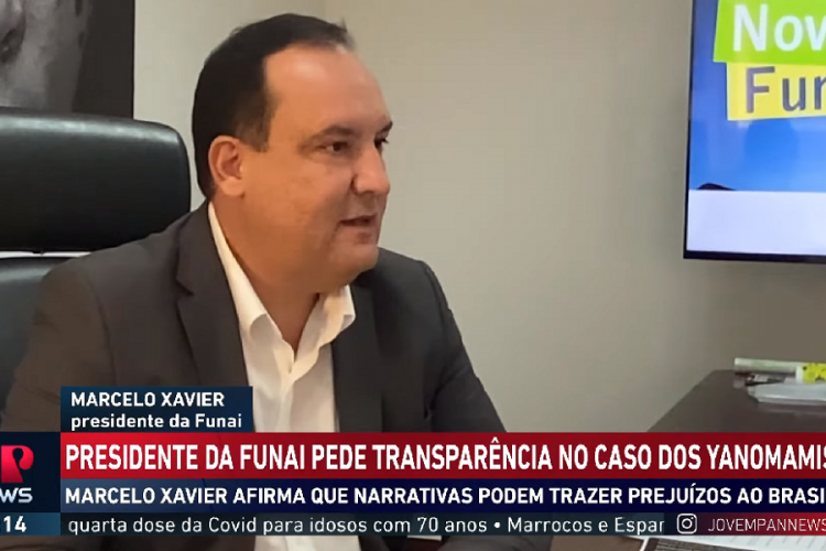 Marcelo Xavier, presidente da Funai, sentado em entrevista à Jovem Pan