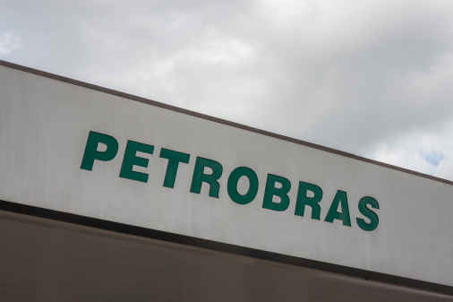 Petrobras reajusta preço da gasolina em 5,2% e do diesel em 14,3%