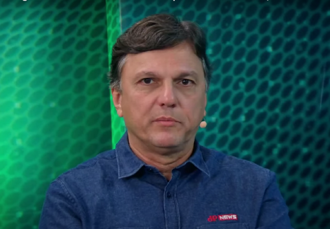 Mauro Cezar Pereira criticized narrator Sérgio Maurício for calling flamenguistas 'hard' and 'favelados'