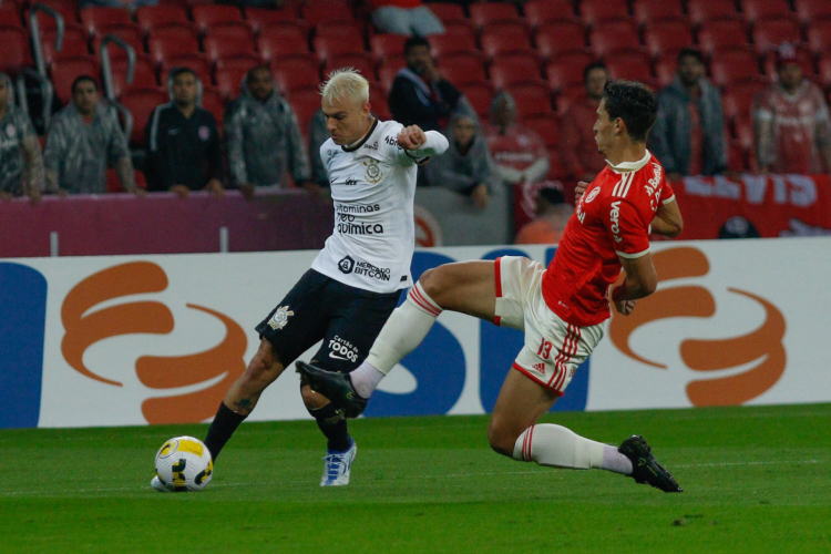 Internacional e Corinthians empataram em 2 a 2 no Beira-Rio