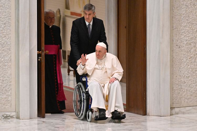 Papa Francisco deixa hospital e diz: Ainda estou vivo - Forbes