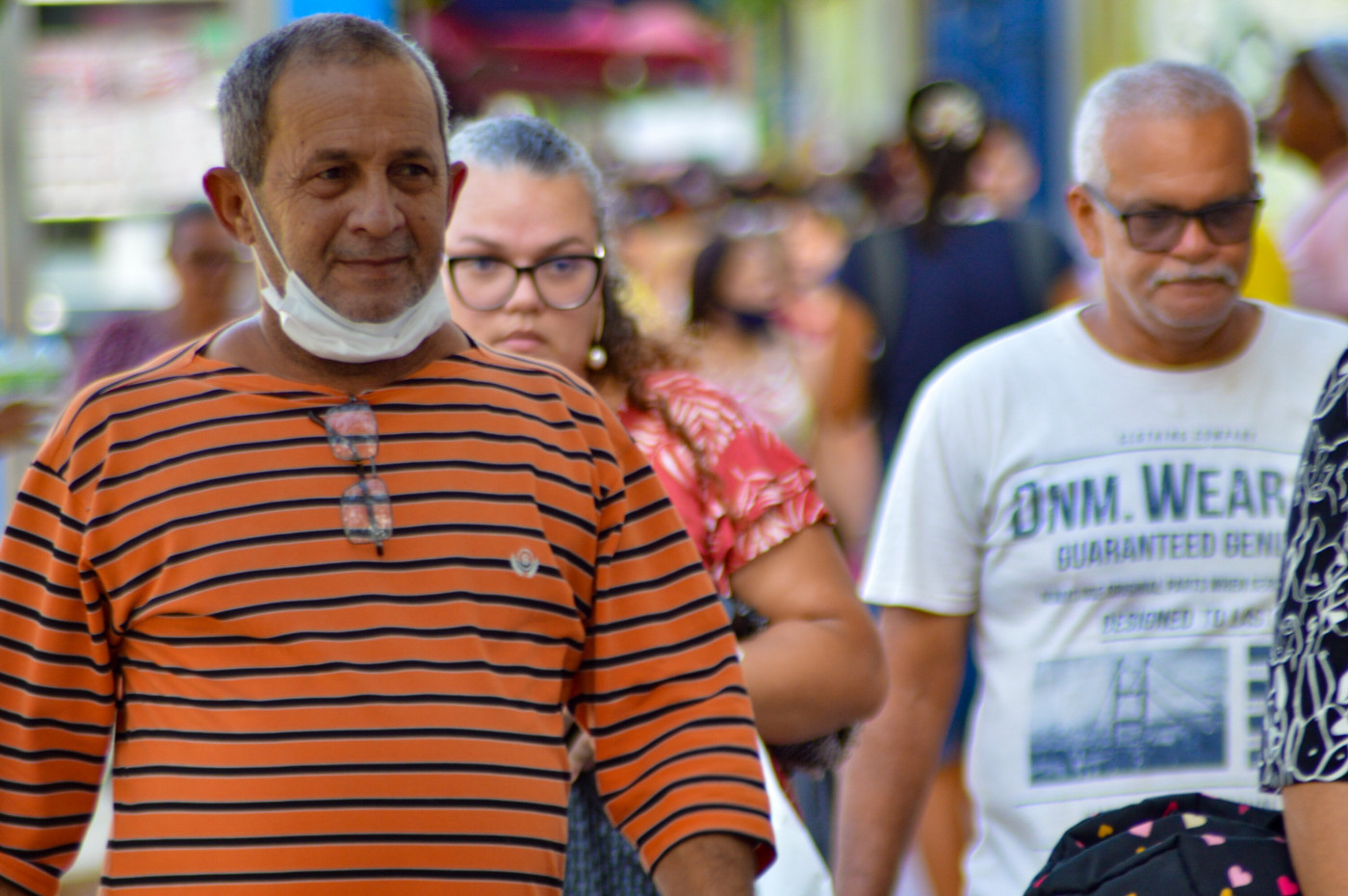Movimento de pedestres na cidade do Recife, em Pernambuco