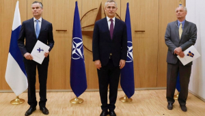 Em decisão histórica, Finlândia e Suécia oficializam pedidos para adesão à Otan