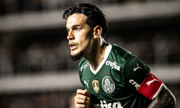 Gustavo Gómez fratura dedo do pé e desfalca o Palmeiras