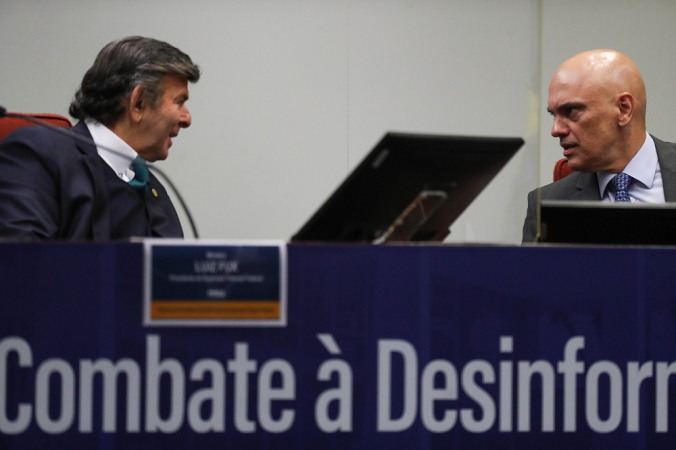 O presidente do Supremo Tribunal Federal (STF), ministro Luiz Fux, e o ministro Alexandre de Moraes, durante apresentação de parcerias para o Programa de Combate à Desinformação