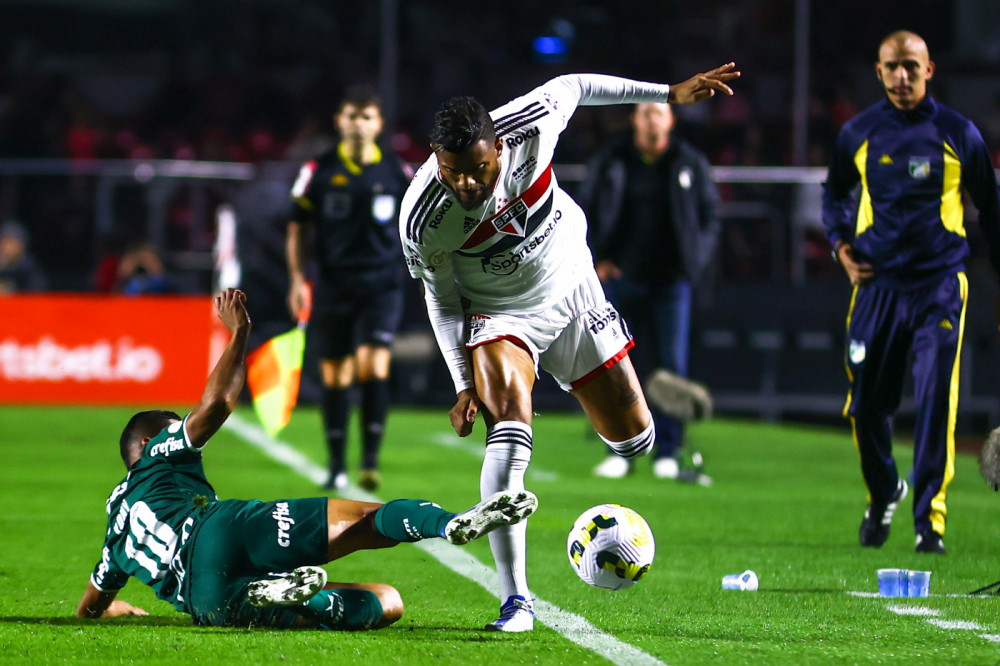 Abel Ferreira cita Lewis Hamilton e faz desabafo contra críticos