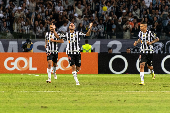 Jogadores do Atlético-MG comemoram gol em vitória sobre o Fortaleza