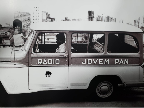 silencio clon chocolate JOVEM PAN 80 ANOS: Conheça a trajetória da Rádio Panamericana até o canal  de notícias 24 horas na TV | Jovem Pan