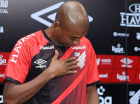 Fernandinho fechou com o Athletico-PR até o fim de 2024