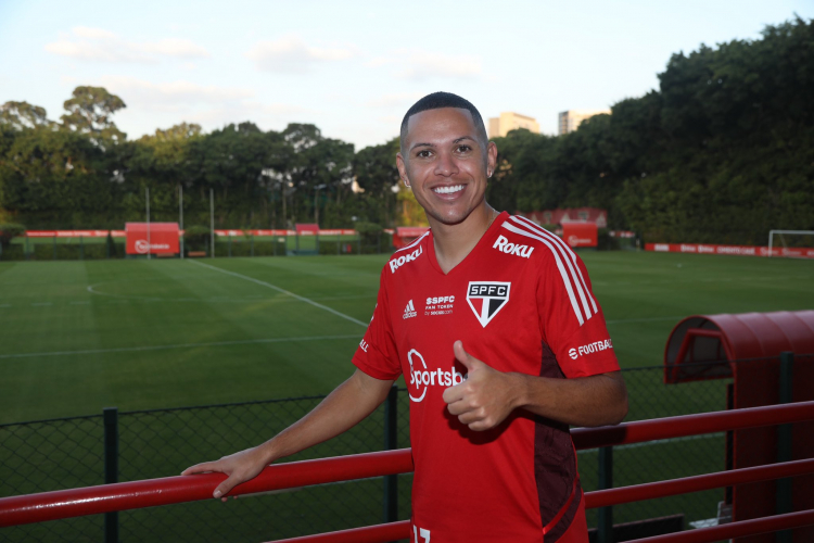 São Paulo acerta a volta de Marcos Guilherme e reforça setor ofensivo 7 fwxywedxwaehu7c