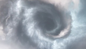 imagens de um tornado sendo formado