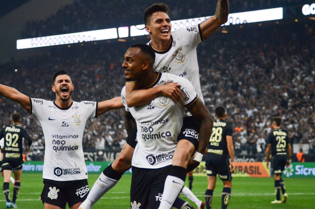 Corinthians goleia o Pinda e sela classificação antecipada às