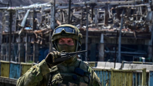 Soldado britânico capturado no leste da Ucrânia por separatistas pró-Rússia morre na prisão