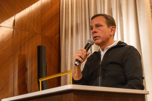 Doria abandona vida pública para voltar ao setor privado, mas permanece no PSDB