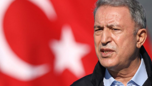 Hulusi Akar, ministro da Defesa da Turquia