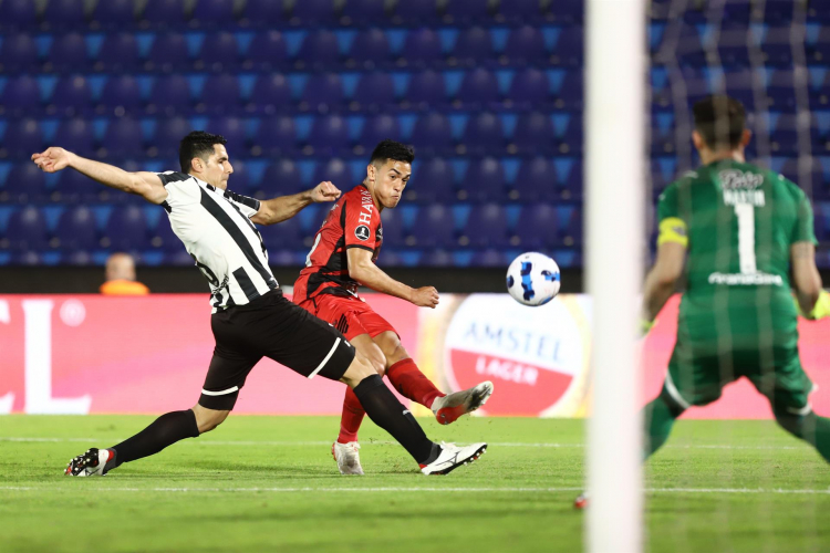 Libertadores: Athletico-PR empata no fim com o Libertad e avança para as quartas de final 3 4168c3d21ce7c101c1fbb7a0b069b2f63df2f52dw