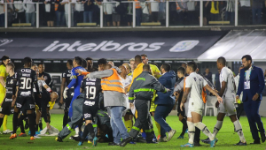 Santos x Corinthians, pelas oitavas da Copa do Brasil 2022, terminou com invasão na Vila Belmiro