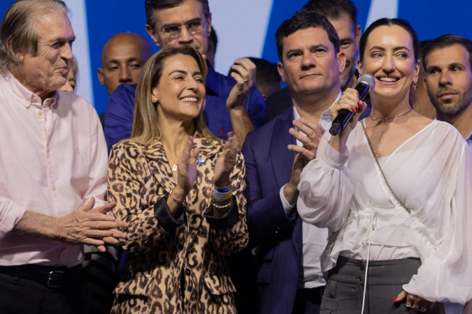 Da esquerda para direita, Luciano Bivar, Soraya Troniche, Sergio Moro e Rosângela Moro na convenção do União Brasil