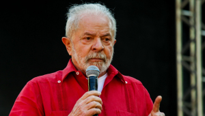 Lula discursando em evento em Diadema
