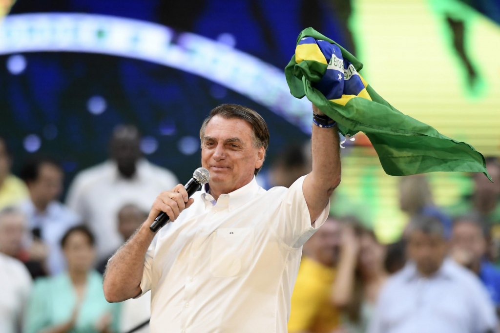 Bolsonaro exalta feitos do governo, faz afago a Arthur Lira e