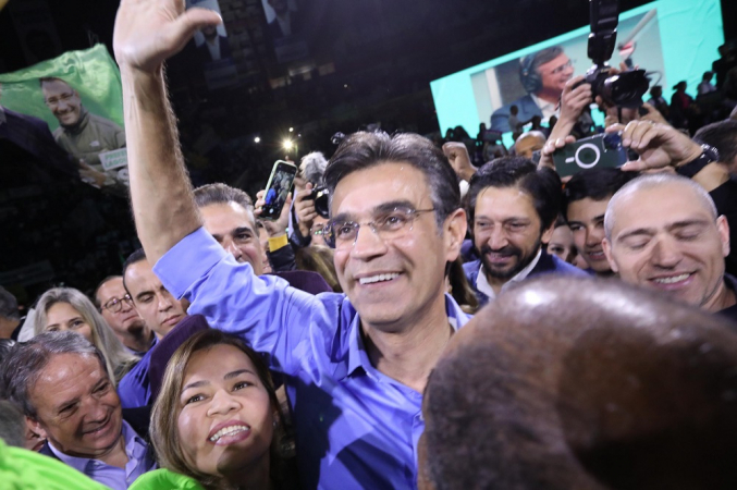 Rodrigo Garcia é cercado por aliados na convenção do PSDB