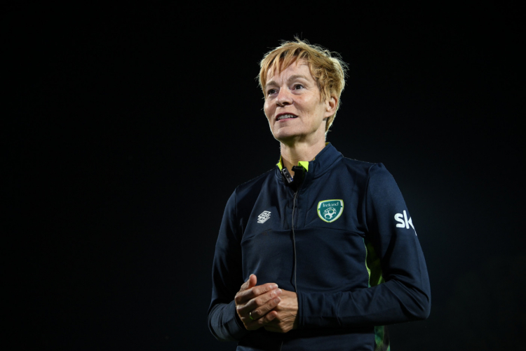 Técnica da Irlanda revela estupro e agressão de alto escalão do futebol holandês 5 fwmylx8wyaebbzq