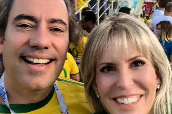 Pedro Guimarães e a esposa, Manuela Guimarães, sorridentes