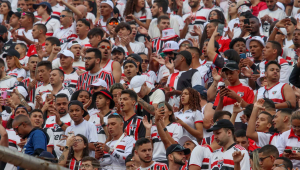 Torcida do São Paulo durante jogo contra o Fluminense, válido pelo Campeonato Brasileiro