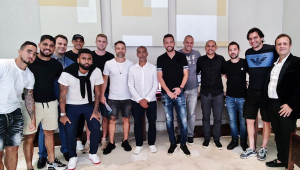 Romário se encontrou com um grupo de jogadores para tratar da Lei Geral do Esporte