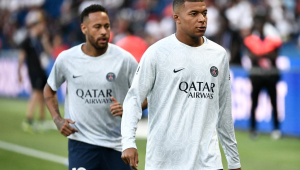 PSG marca reunião com Neymar e Mbappé após polêmica sobre cobranças de pênalti 