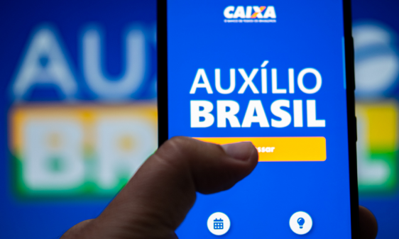 Governo publica regras de empréstimo consignado para beneficiários do Auxílio Brasil