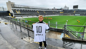 Filho de Neymar visitou a Vila Belmiro nesta sexta-feira, 19