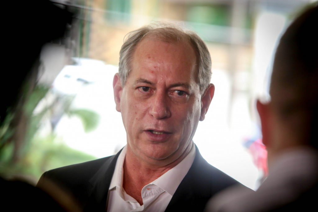 Ciro Gomes ironiza presen as de Meirelles e Boulos em evento de