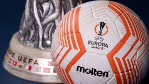 Bola e taça da Liga Europa 2022/23