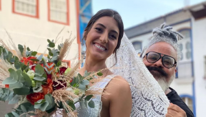 Noiva é ‘salva’ por estilista e é aplaudida a caminho de igreja em Minas Gerais