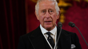 Charles III foi oficializado como novo rei na Inglaterra em cerimônia realizada neste sábado, 10