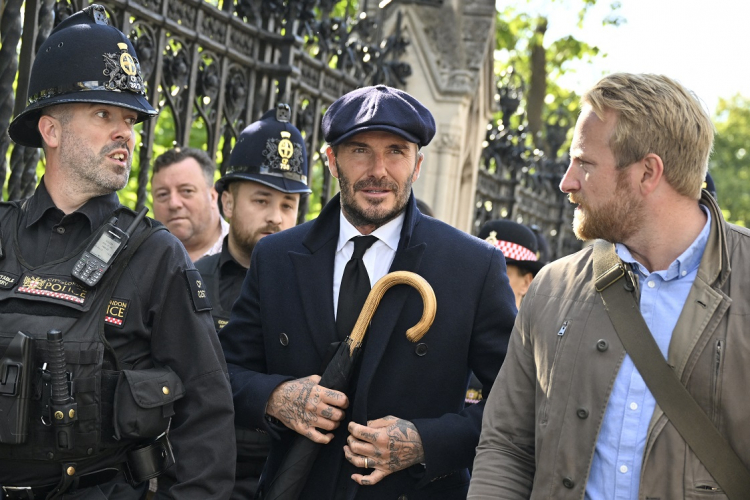 David Beckham passa mais de 12 horas na fila para se despedir da rainha Elizabeth II; assista 7 000 32jj33v