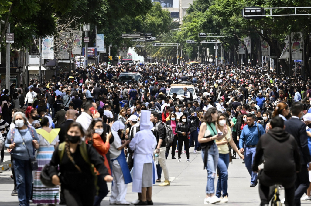 Terremoto de 7,4 graus de magnitude atinge o México