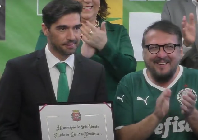 Abel Ferreira recebeu o título de cidadão paulistano da Câmara Municipal