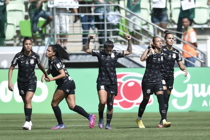 Corinthians goleia e vai à final do Campeonato Paulista feminino -  31/10/2021 - Esporte - Folha