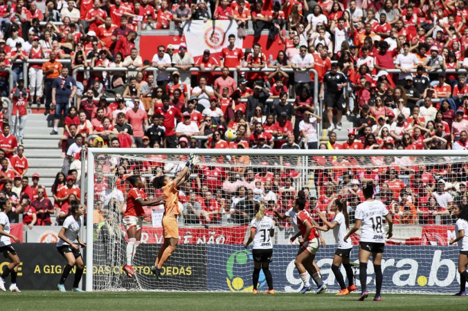 Final Inter x Corinthians tem público histórico no futebol feminino