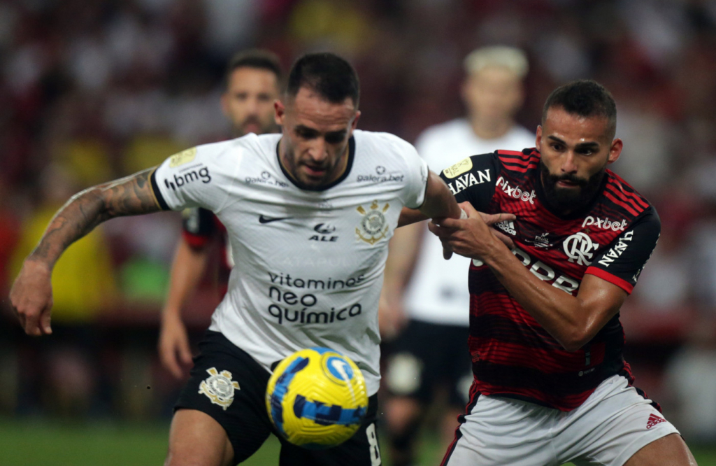 Cássio leva a Luva de Ouro em eleição de melhores da Copa do Brasil