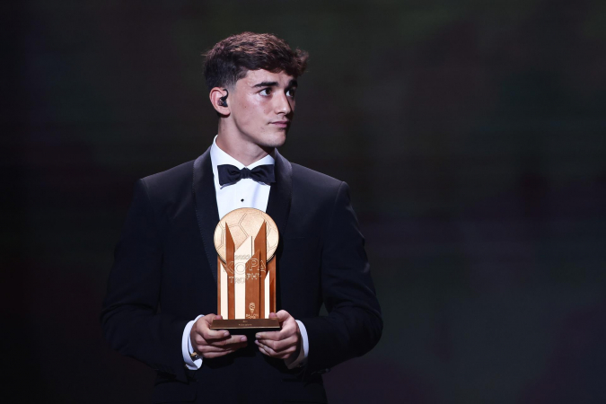 Gavi vence prêmio Golden Boy de melhor jogador sub-21