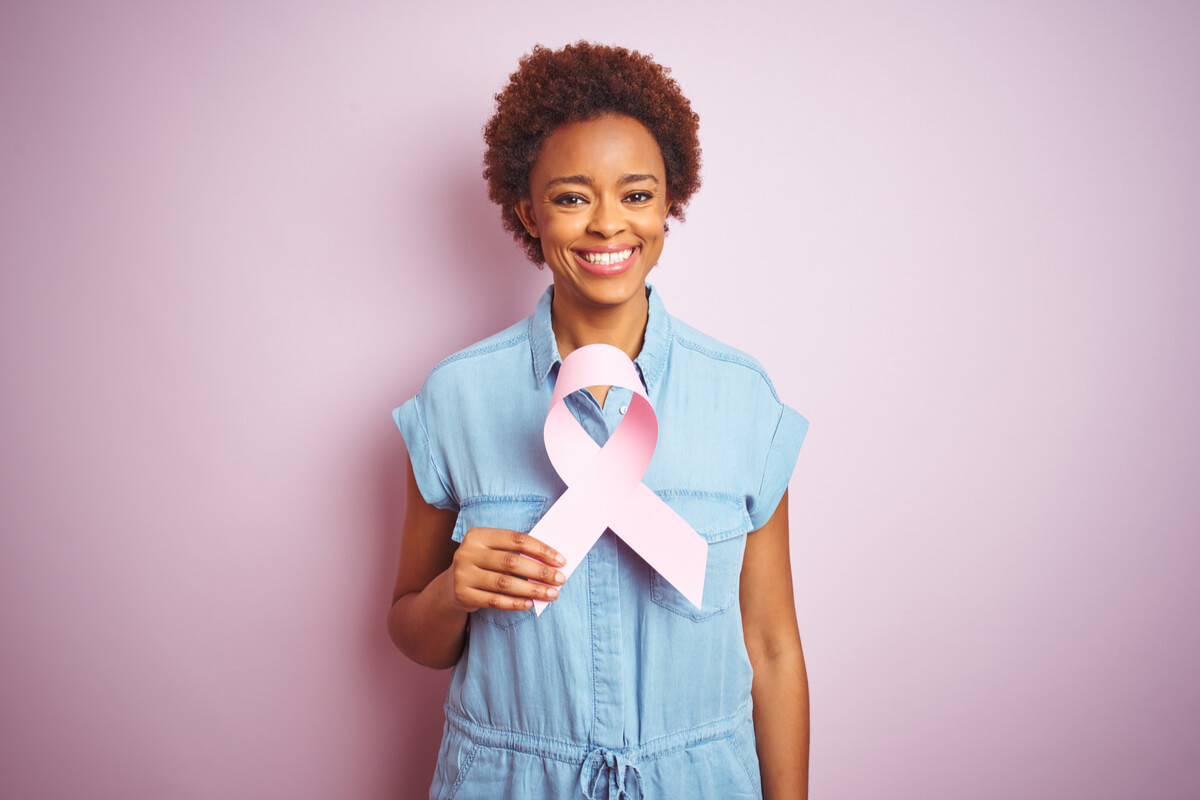 O autoexame pode ajudar no diagnóstico do câncer de mama 