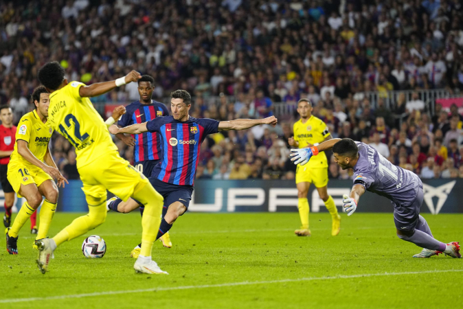 Lewandowski marcou duas vezes na vitória do Barcelona sobre o Villarreal