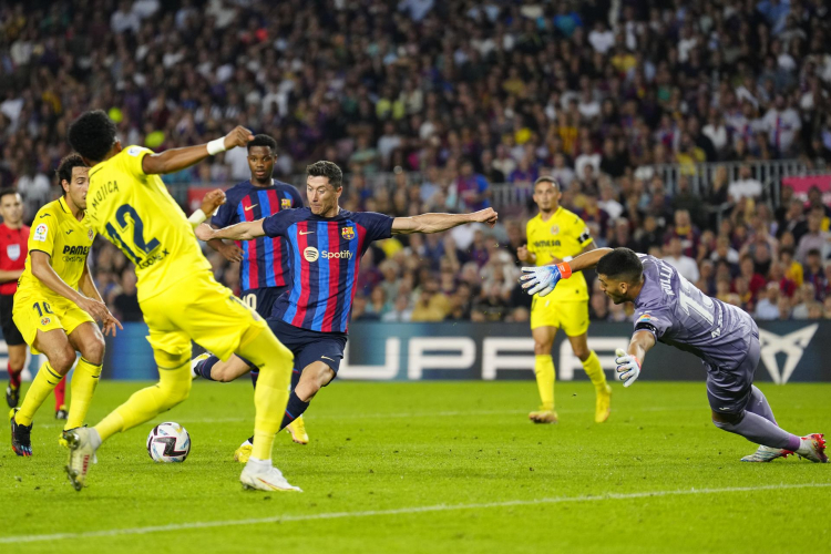 Lewandowski brilha, Barcelona supera Villarreal e volta a vencer no Espanhol 3 ce82e28d2da24ed216c790a3b0109d1584dfa28ew