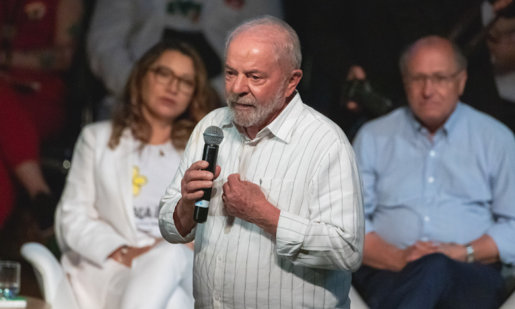 Lula em comício na PUC-SP na última segunda-feira, 24